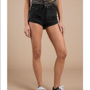 TOBI BLACK DENIM SHORTS